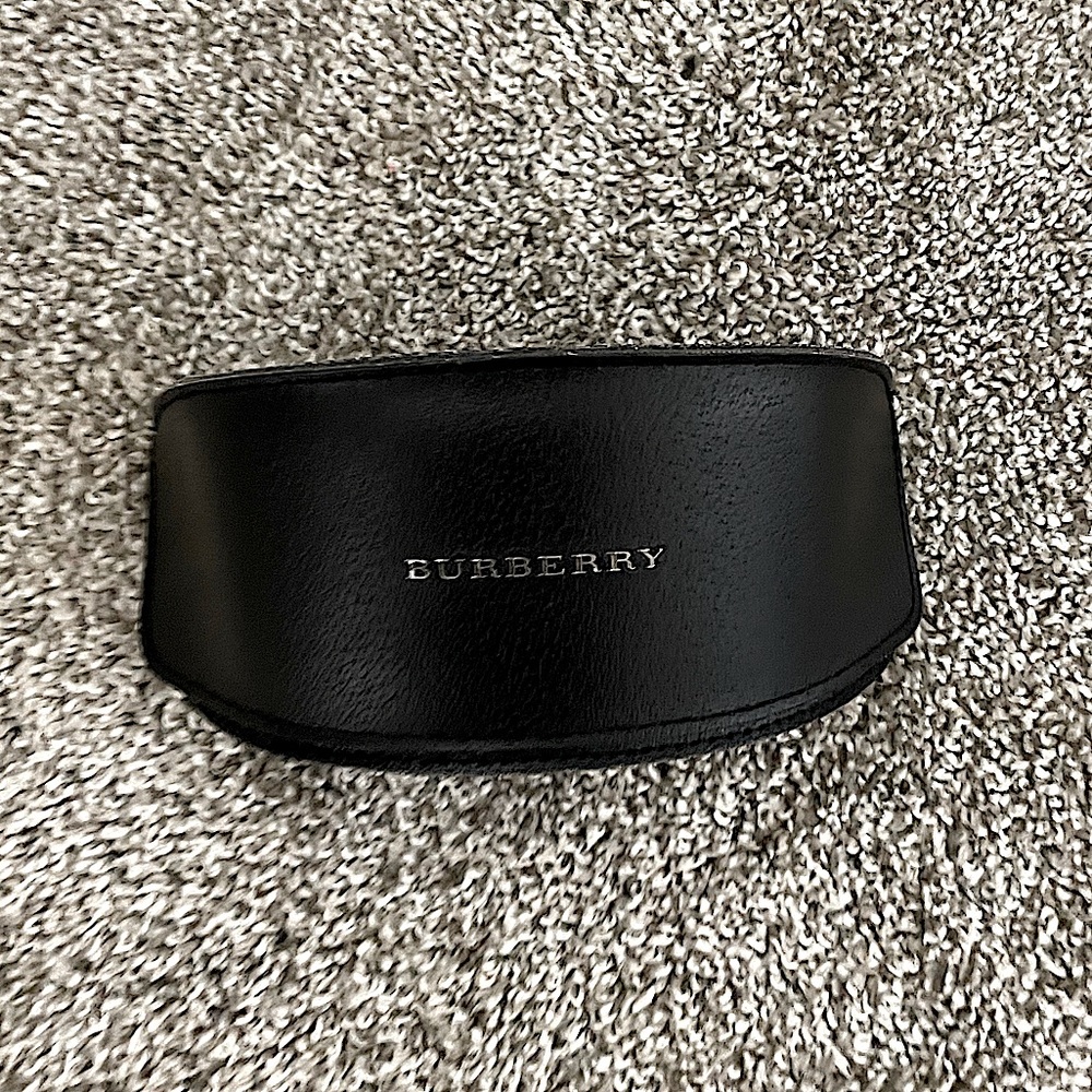 🕶 Authentic Mark Jacobs Large Sunglasses case (only)